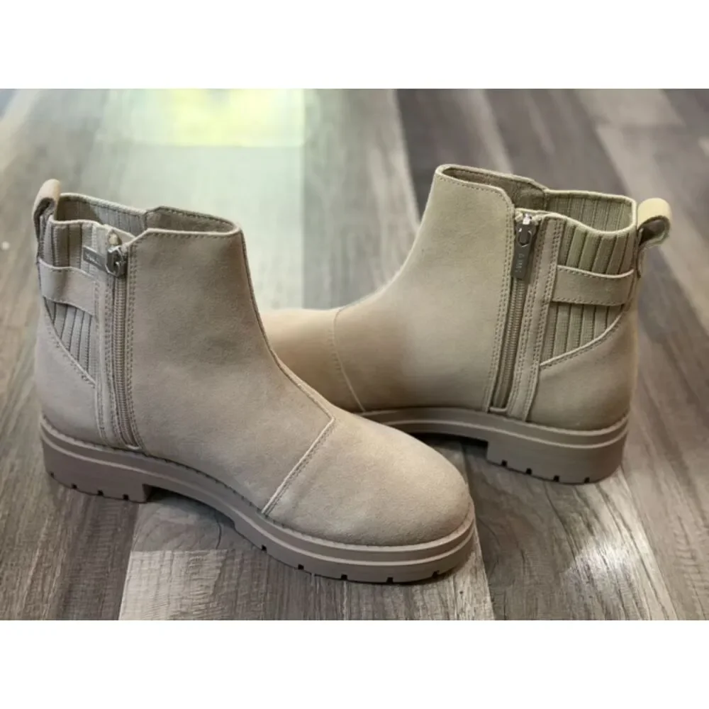 TOMS Astrid Taupe Suede Chelsea Lug Sole Ankle Boots Women’s 7 NWOB Sample